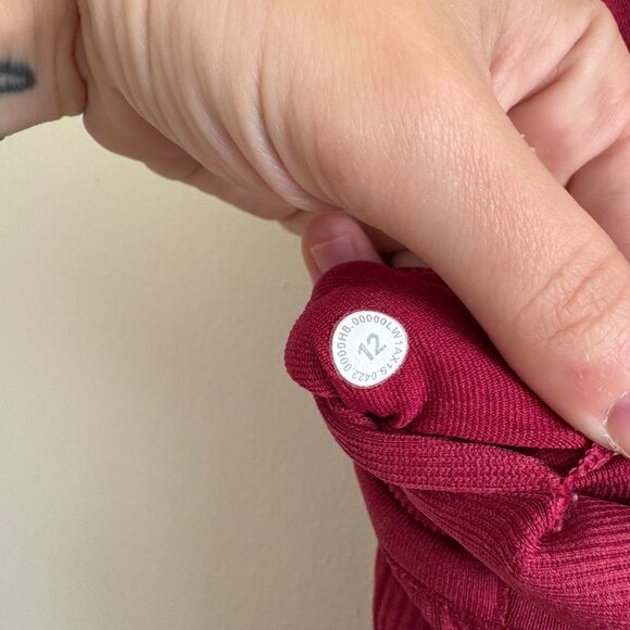 Lululemon Athletic Ebb To Street RB Tank Top B/C Magenta Smoke Women’s Size 12 - Picture 7 of 7